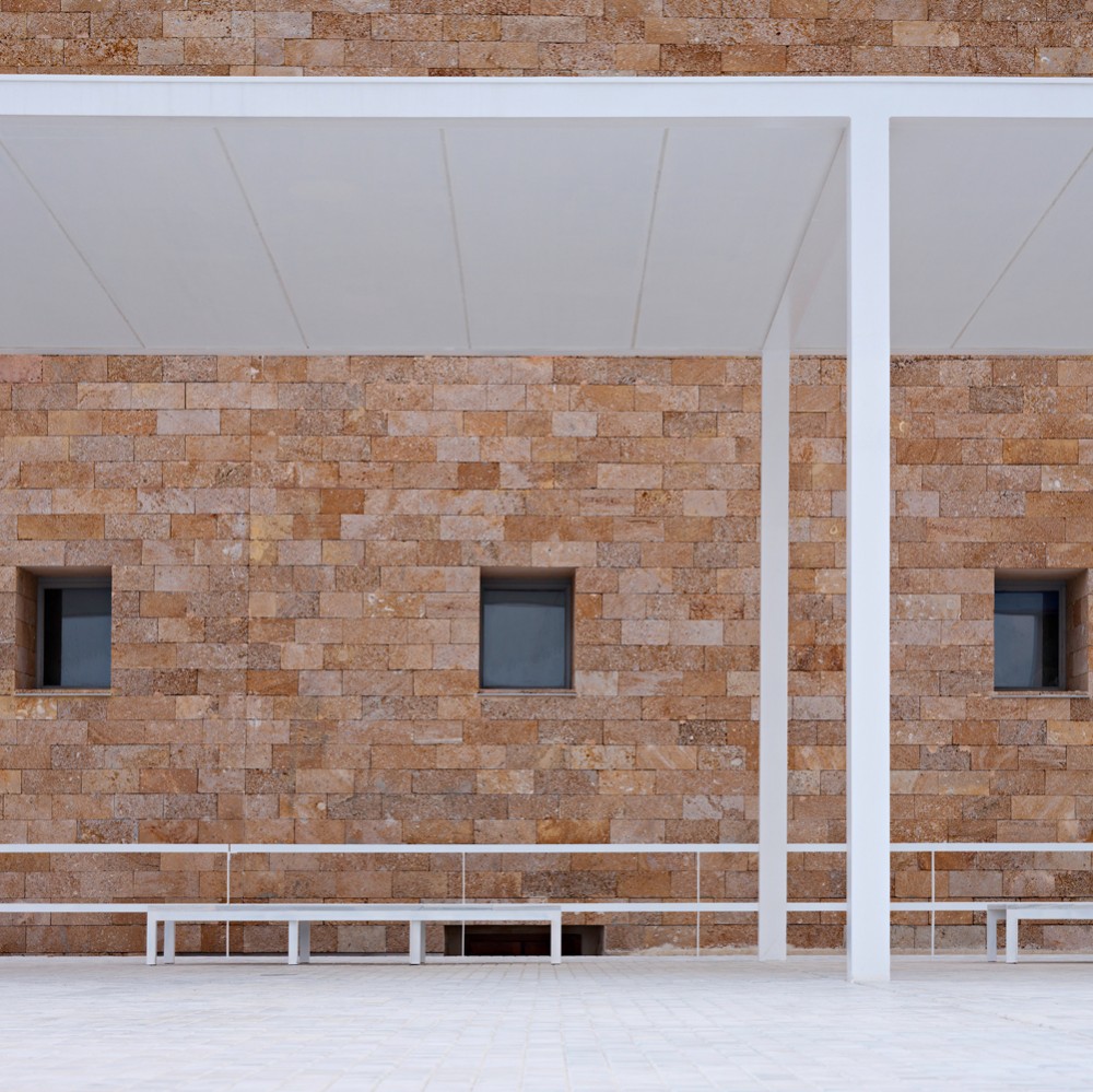 Between Cathedrals / Alberto Campo Baeza