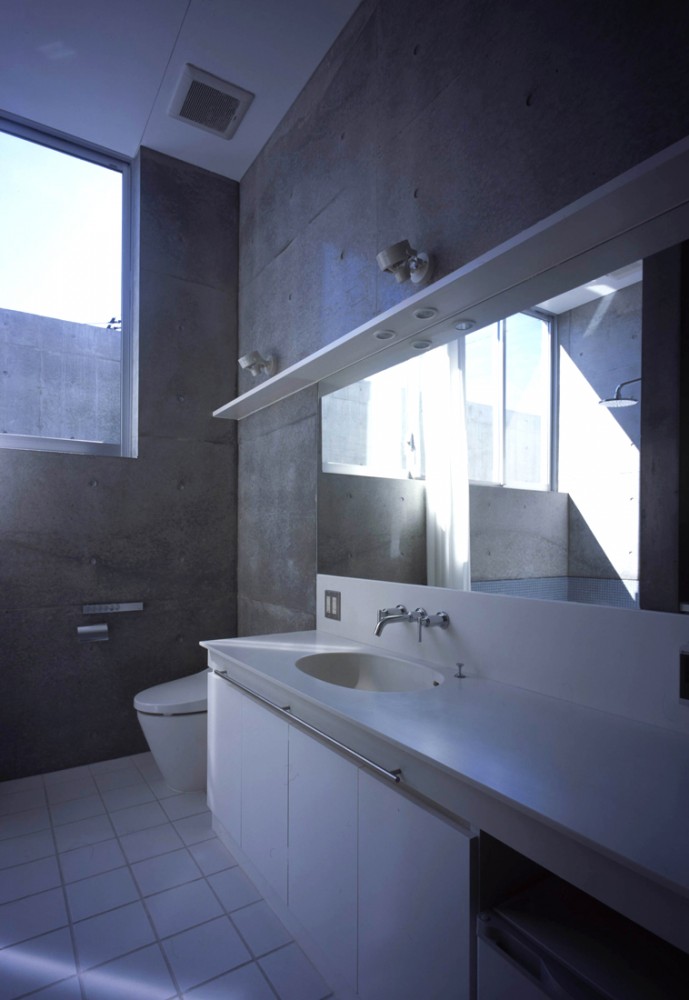 House in Hamadayama - K+S Architects © Hiroshi Ueda
