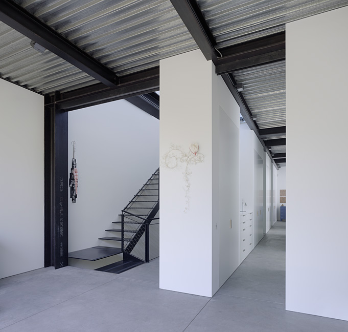 Gallery House - Ogrydziak Prillinger Architects © Tim Griffith