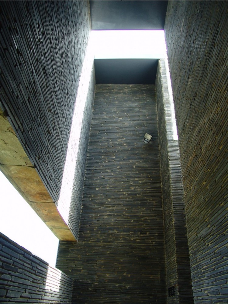 Porciúncula de la Milagrosa Chapel / Daniel Bonilla Arquitectos