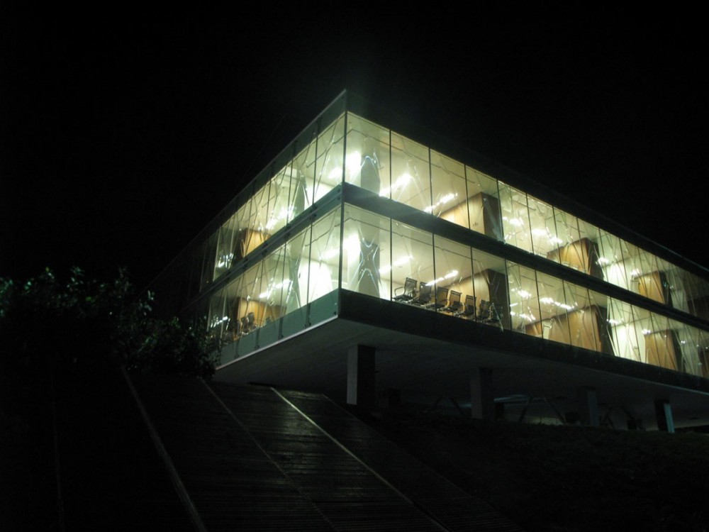 Vakko Headquarters and Power Media Center / REX