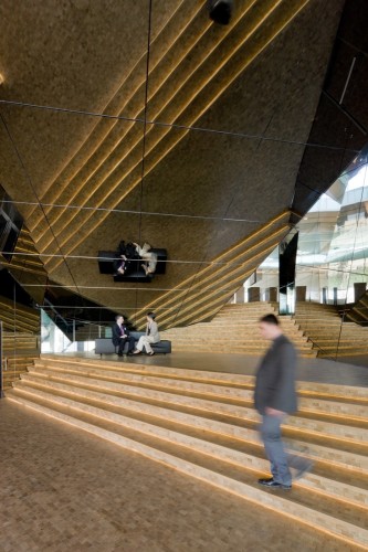 Vakko Headquarters and Power Media Center / REX