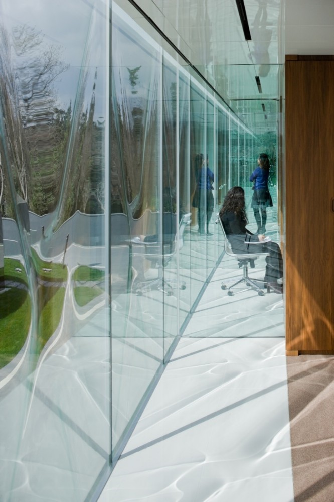 Vakko Headquarters and Power Media Center / REX