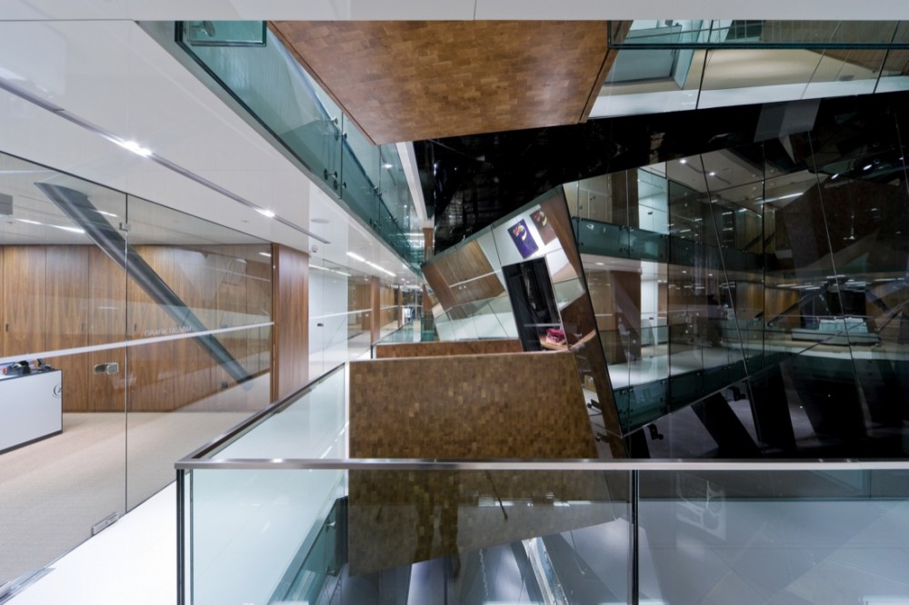 Vakko Headquarters and Power Media Center / REX