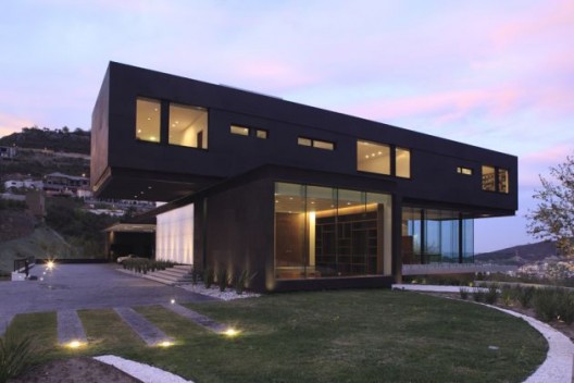BC House / GLR Arquitectos