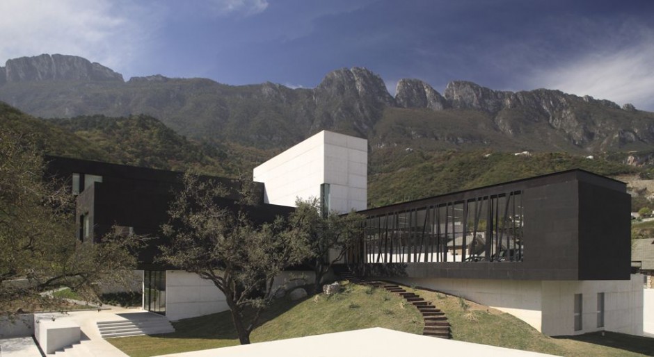 BC House / GLR Arquitectos