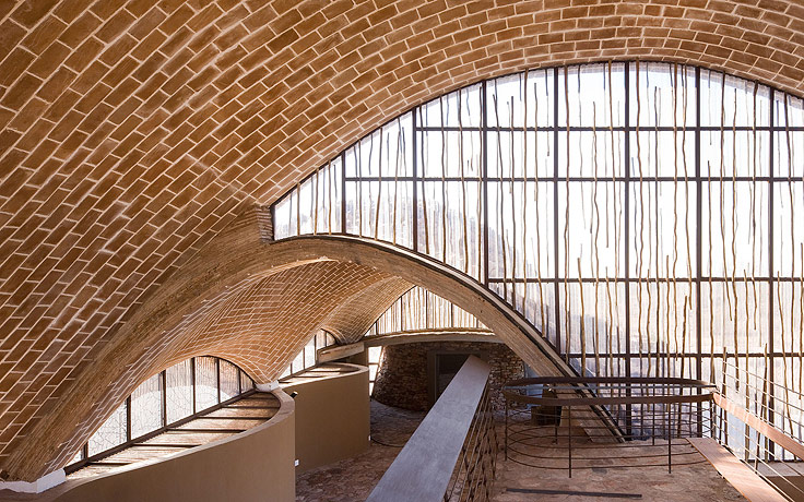 Mapungubwe Interpretation Centre / Peter Rich Architects
