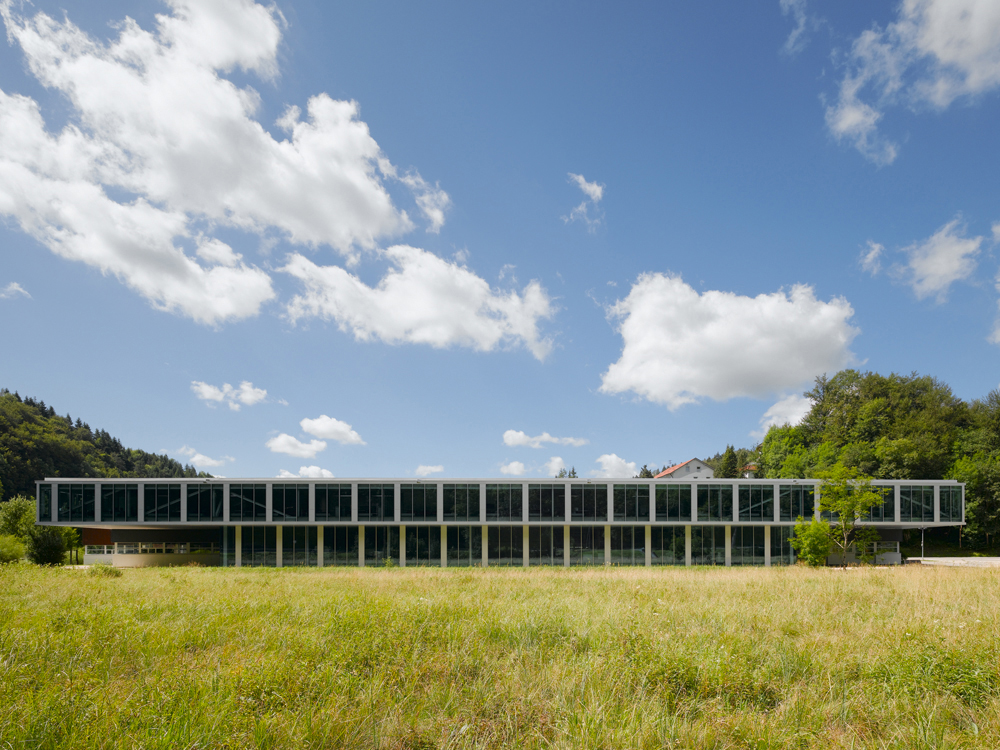 Office Building with Training Workshop - Barkow Leibinger Architekten © Zooey Braun