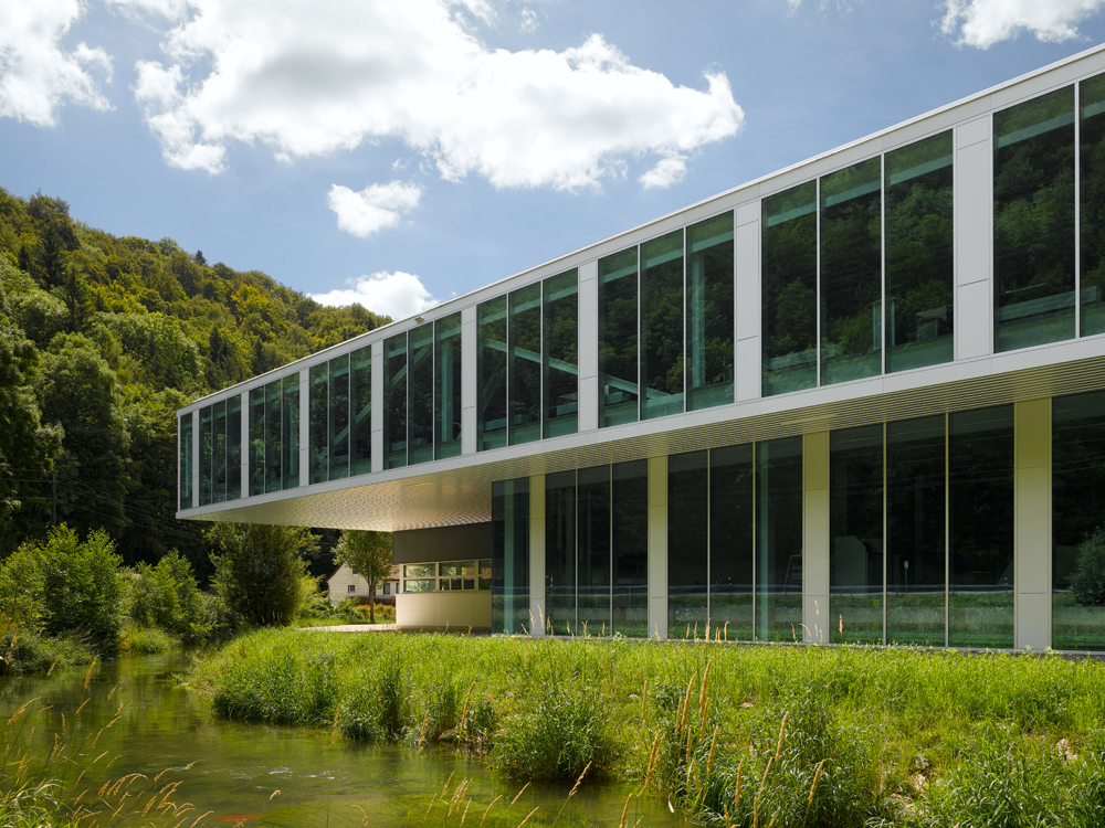 Office Building with Training Workshop / Barkow Leibinger Architekten