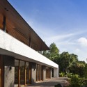 Water-Cooled House - Wallflower Architecture + Design Water-Cooled House - Wallflower Architecture + Design © Albert Lim