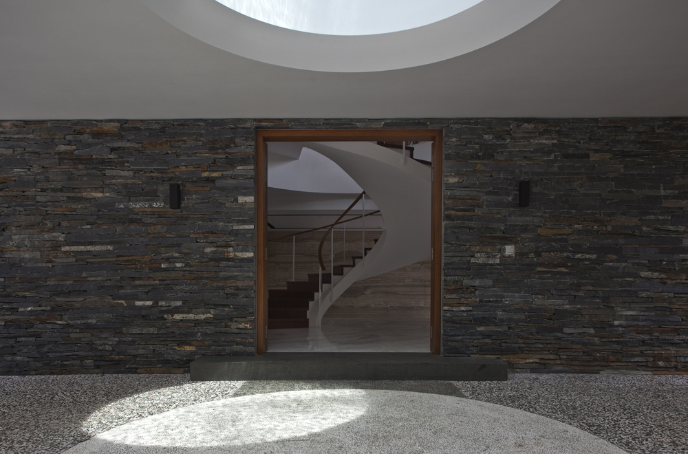 Water-Cooled House / Wallflower Architecture + Design