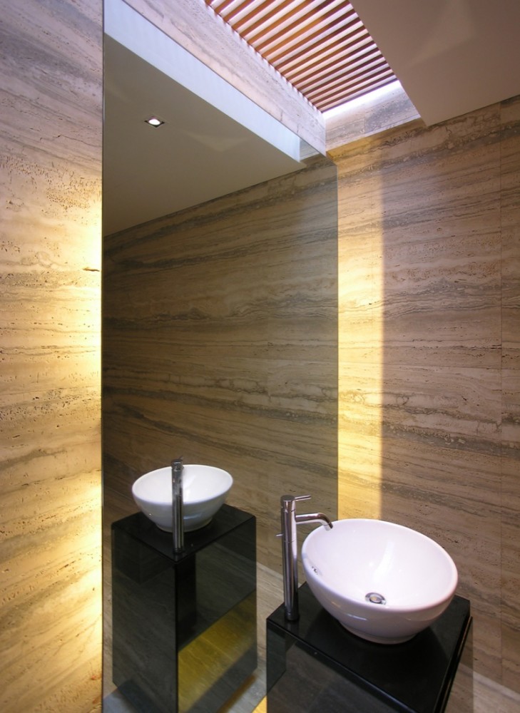 Water-Cooled House / Wallflower Architecture + Design