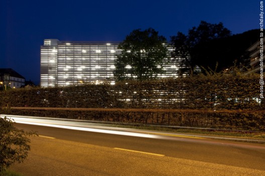 Night facade from the river Night facade from the river © Leonardo Finotti