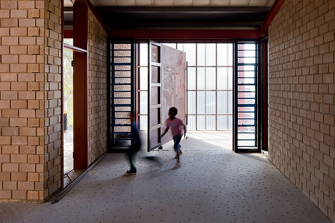Alexandra Interpretation Centre / Peter Rich Architects