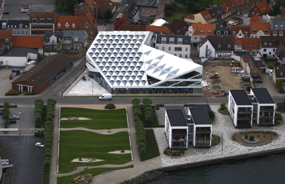 Middelfart Savings Bank / 3XN