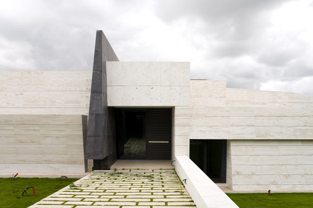 108 Residence / A-cero