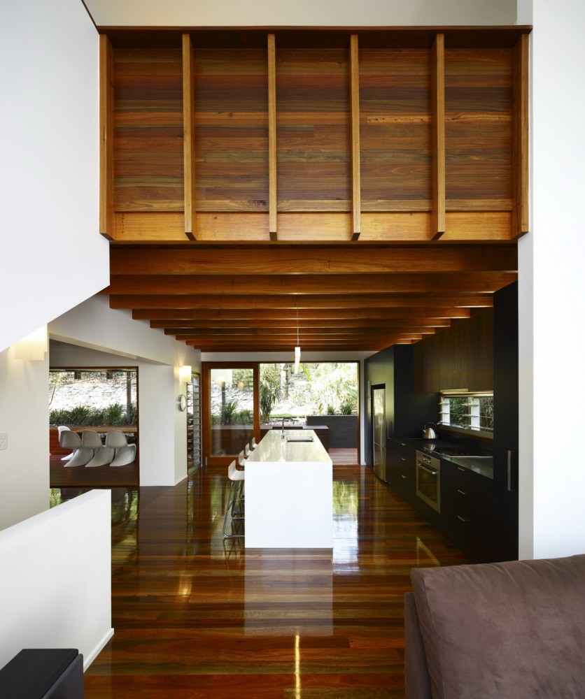 Lockyer Residence - Shaun Lockyer Architects © Scott Burrows