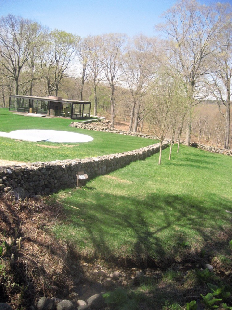AD Classics: The Glass House / Philip Johnson