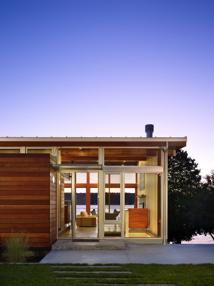 Vashon Cabin / Vandeventer + Carlander Architects