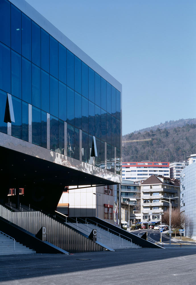 Multifonctional Complex La Maladiere / Geninasca Delefortrie Architectes