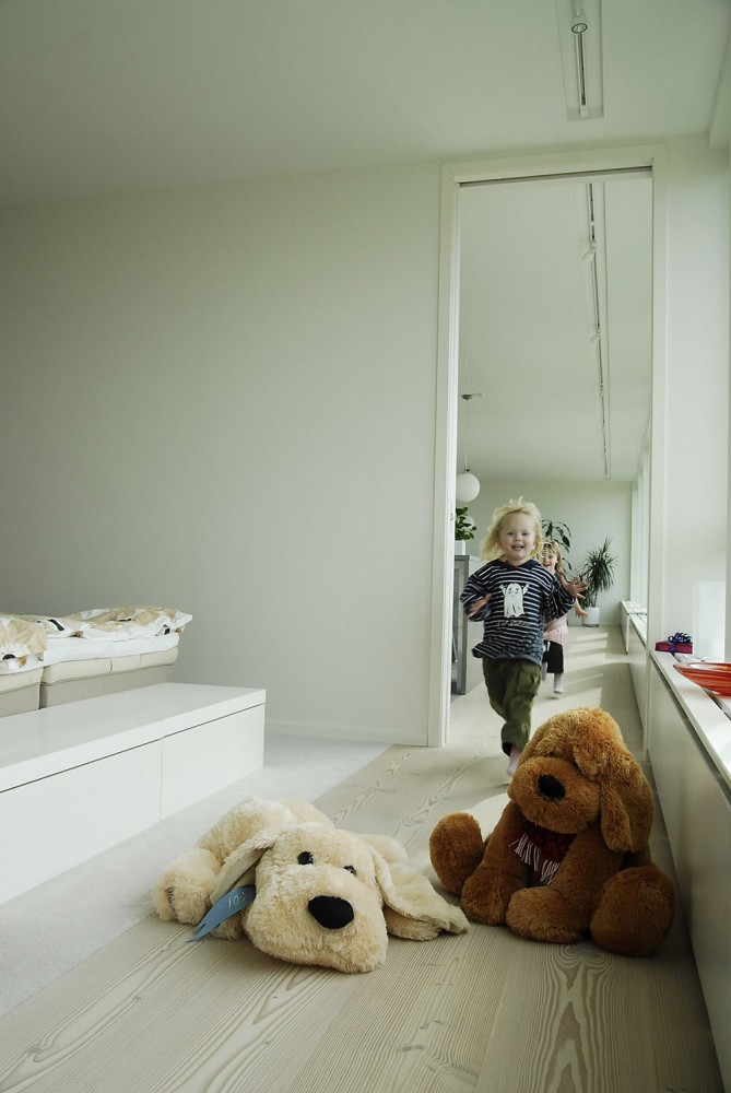 Plastic House / Unit Arkitektur AB