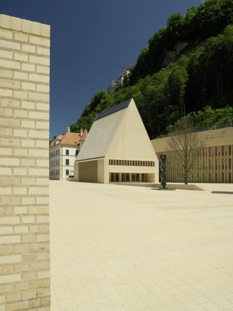 National Parliament Principality of Liechtenstein / Hansjoerg Goeritz Architekturstudio
