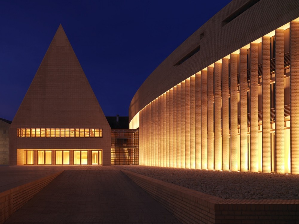 National Parliament Principality of Liechtenstein / Hansjoerg Goeritz Architekturstudio