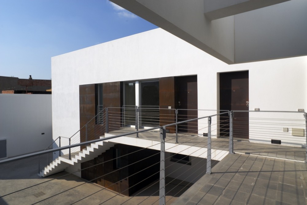 Condominio T / C+C04STUDIO