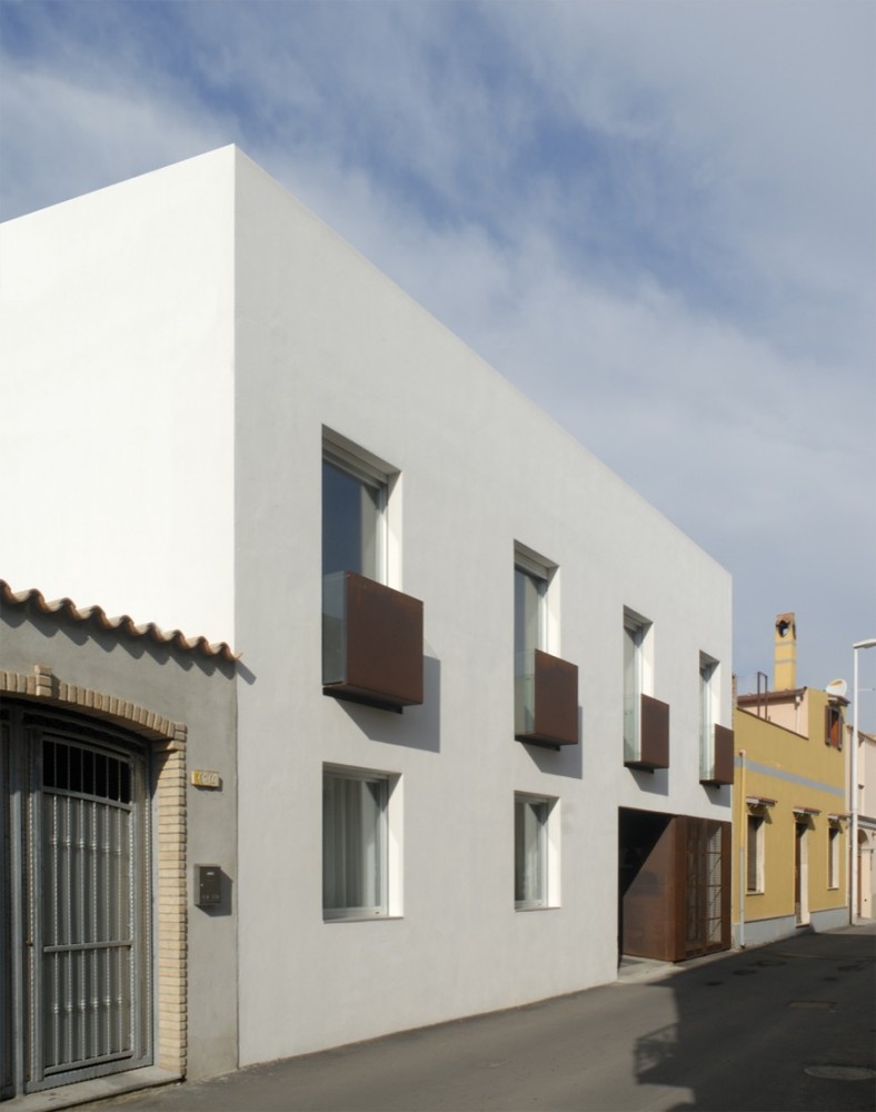 Condominio T / C+C04STUDIO