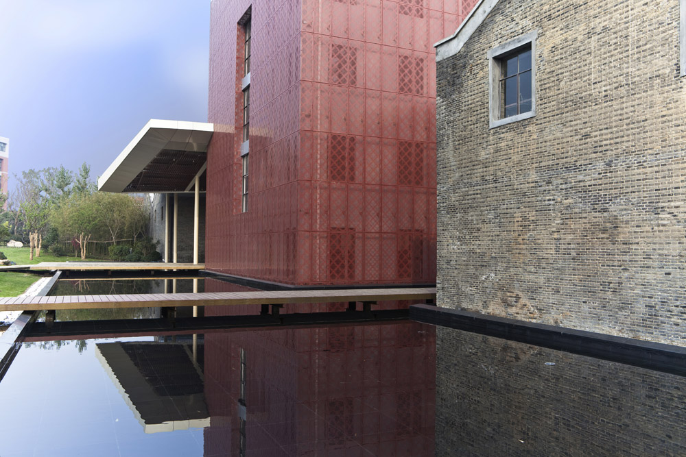Xi Shui Dong Sales House / Kokaistudios