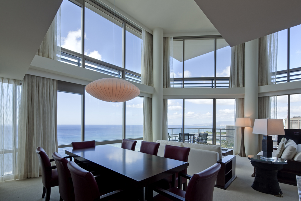 The Trump International Hotel and Tower at Waikiki Beachwalk / Guerin Glass Architects