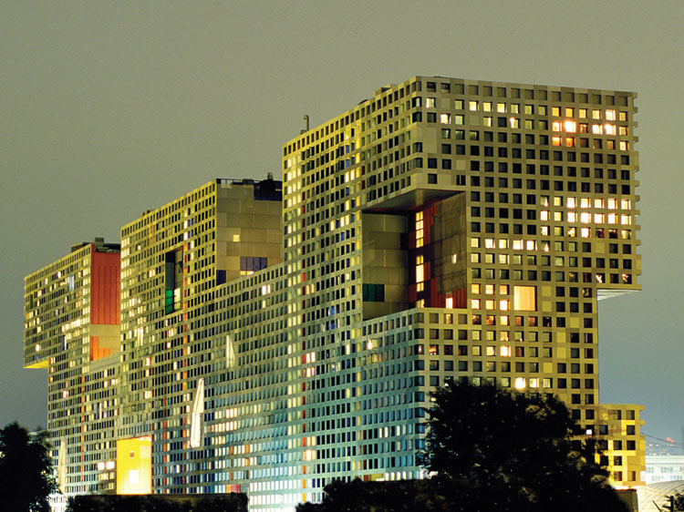 Simmons Hall at MIT/ Steven Holl