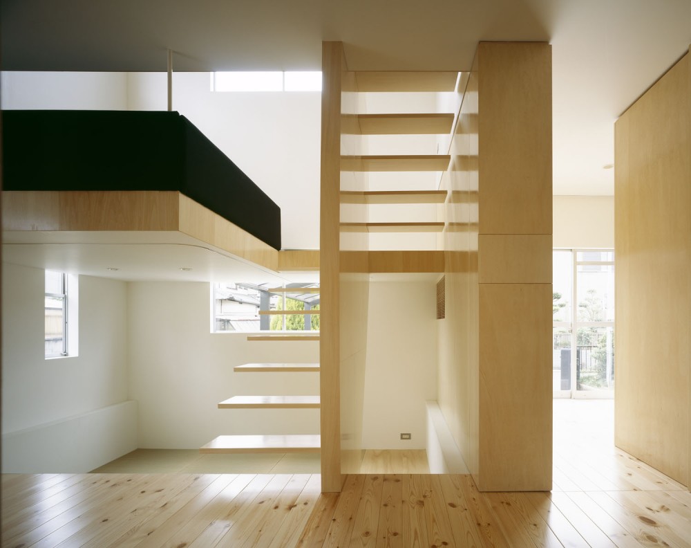 UE House / Geneto