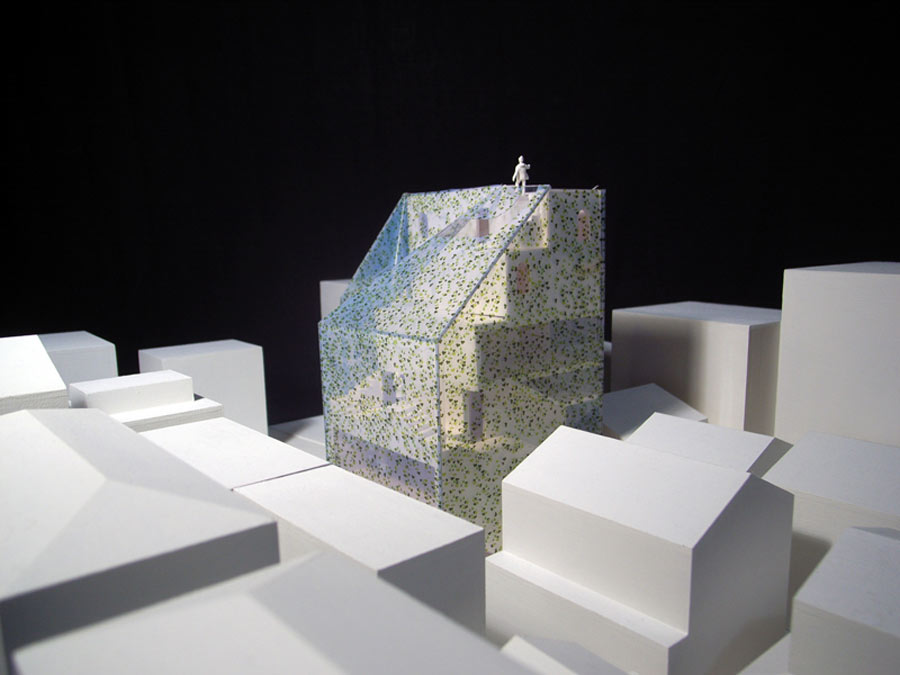 Ivy Building / GENETO