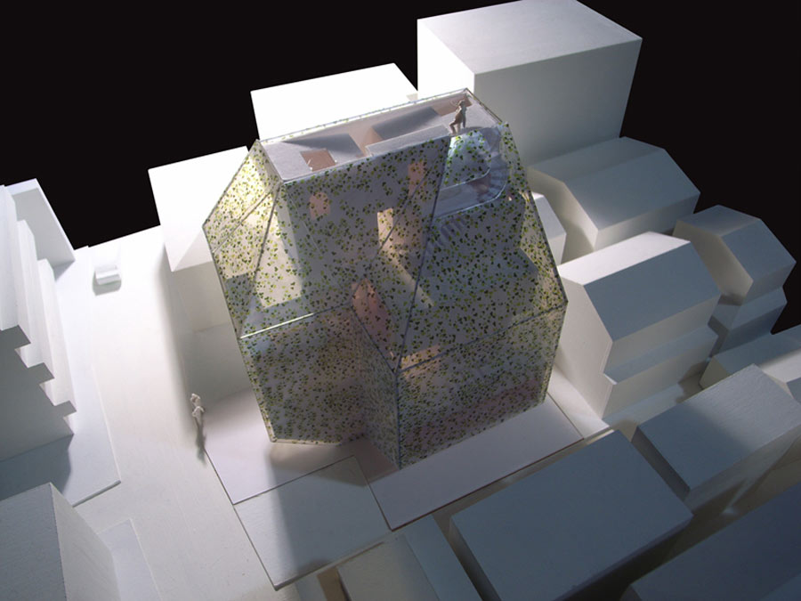 Ivy Building / GENETO