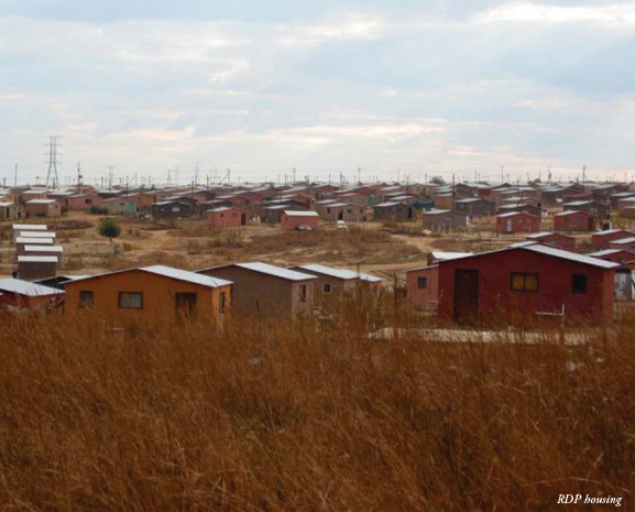 Fixing a Road in Johannesburg: 26’10 South Architects on Informal Architecture