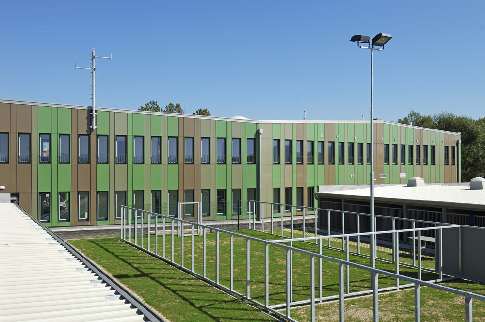 Police Dog Training Facility / Andrej Kalamar