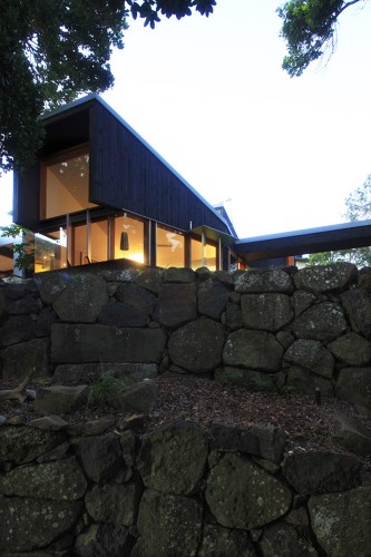 F2 House / Donovan Hill