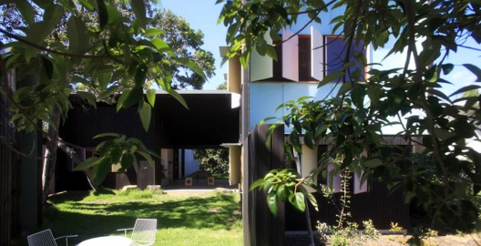 F2 House / Donovan Hill