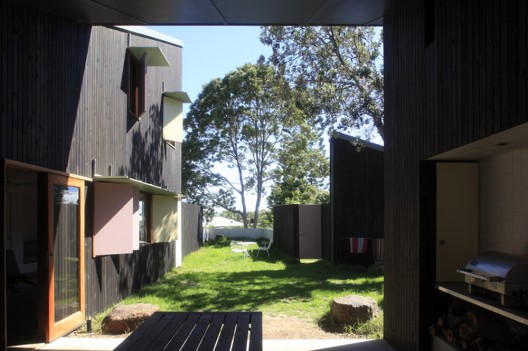 F2 House / Donovan Hill
