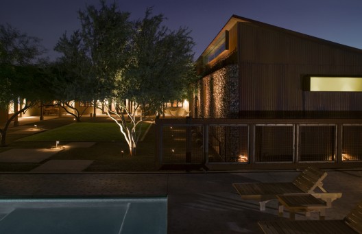 Dillon Residence / Chen + Suchart Studio, LLC