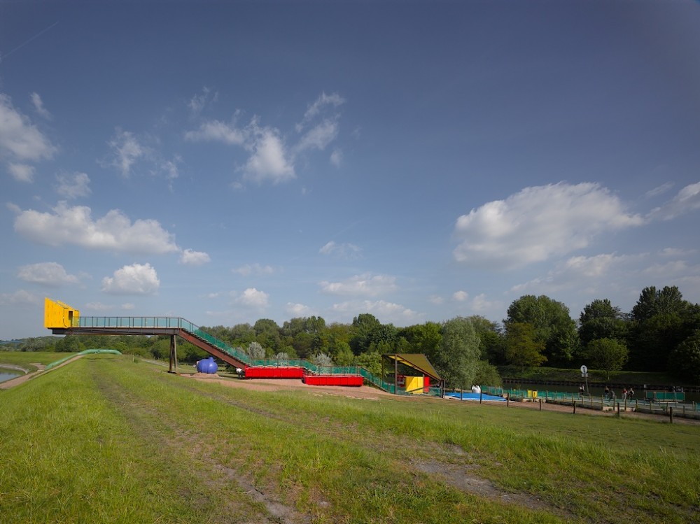 Between the Waters: The Emscher Community Garden / Marjetica Potrc and Ooze © Roman Mensing