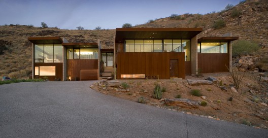 Mummy Mountain Residence / Chen + Suchart Studio LLC