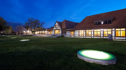 Country Club_43
