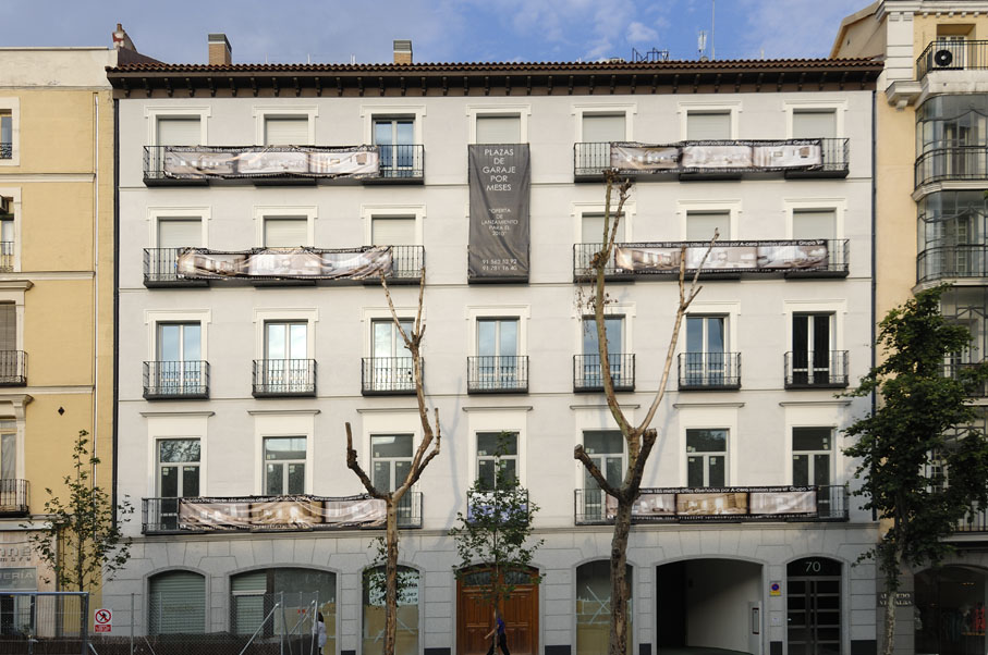 Serrano Apartments - A-cero © Luis H. Segovia
