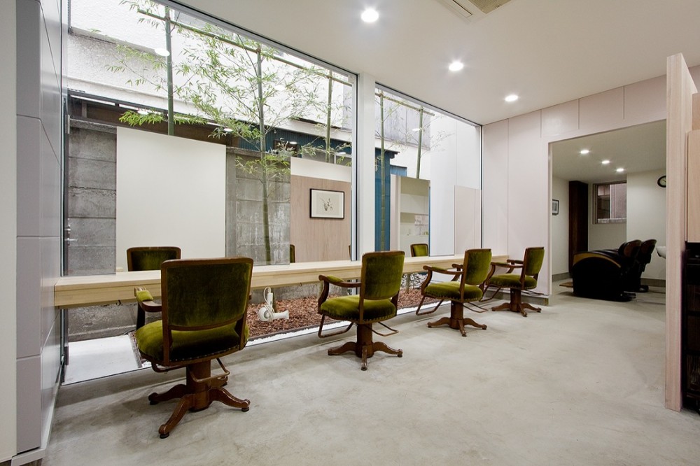 Cure Salon Monsieur - Upsetters Architects © Yusuke Wakabayashi