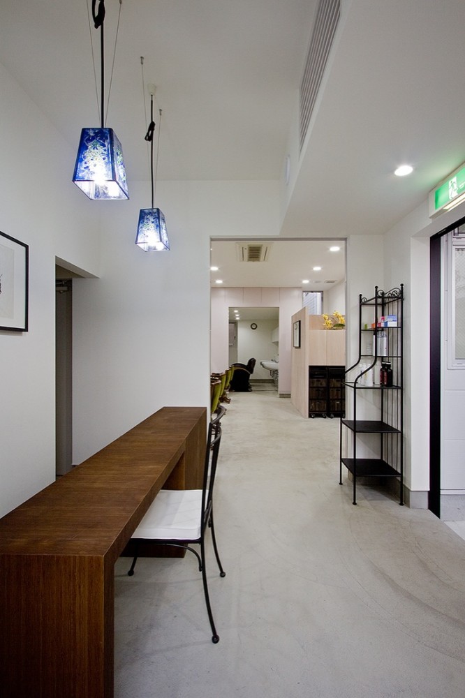 Cure Salon Monsieur - Upsetters Architects © Yusuke Wakabayashi