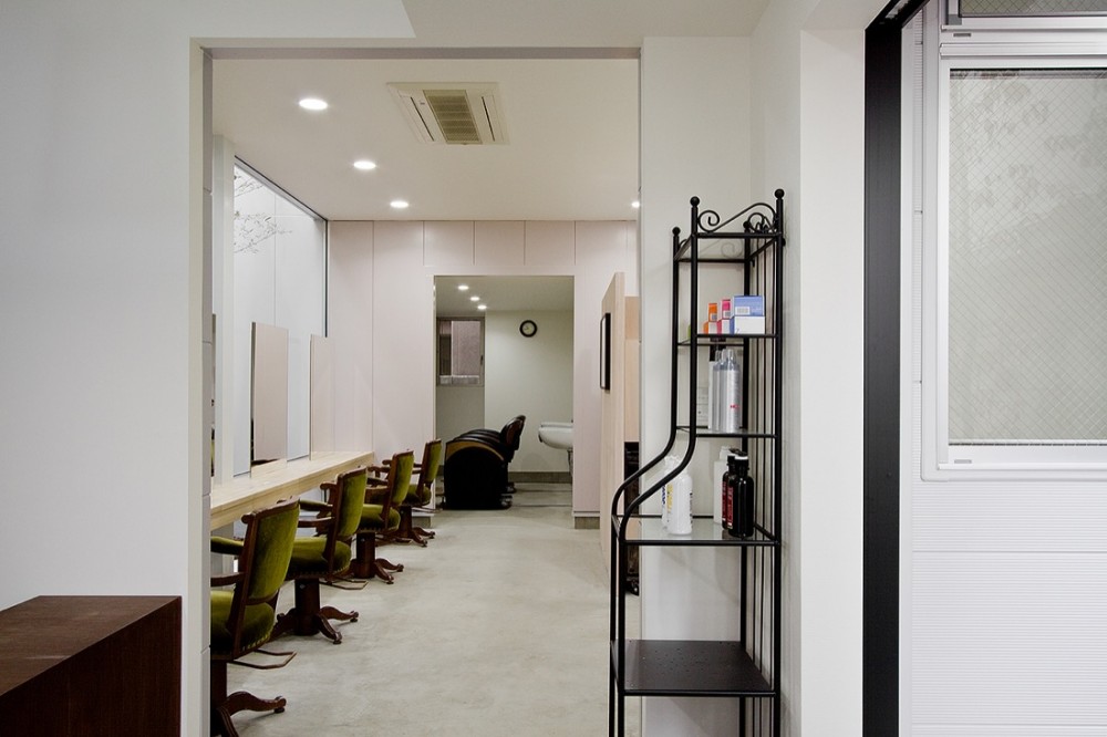Cure Salon Monsieur - Upsetters Architects © Yusuke Wakabayashi