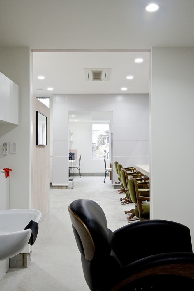 Cure Salon Monsieur - Upsetters Architects © Yusuke Wakabayashi