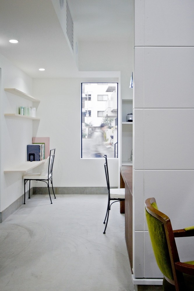 Cure Salon Monsieur / Upsetters Architects